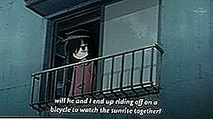 Каква је референца ова сцена која укључује вожњу бициклом за гледање изласка сунца?
